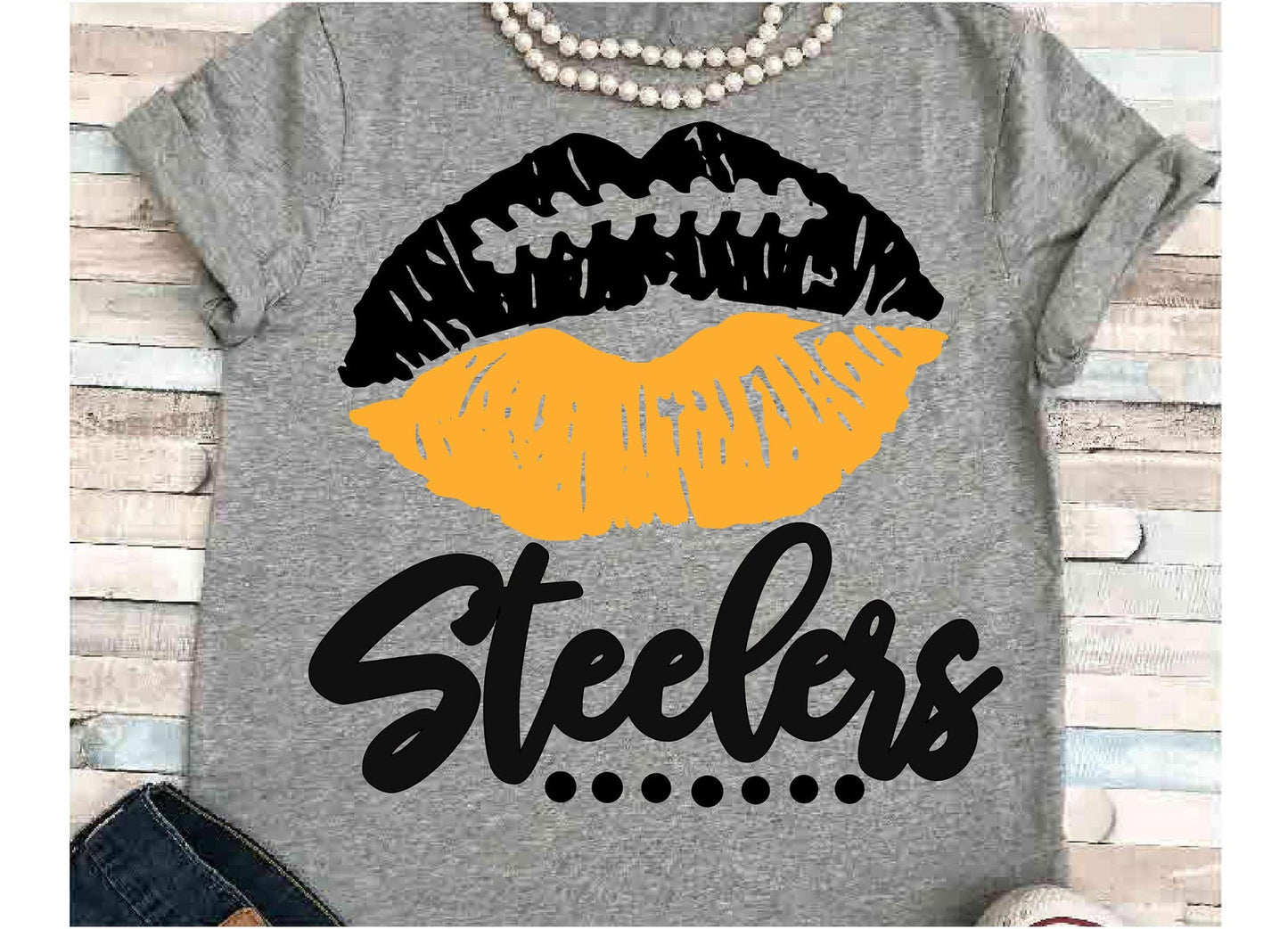 GOOD LUCK KISSES TO OUR FOOTBALL TEAM