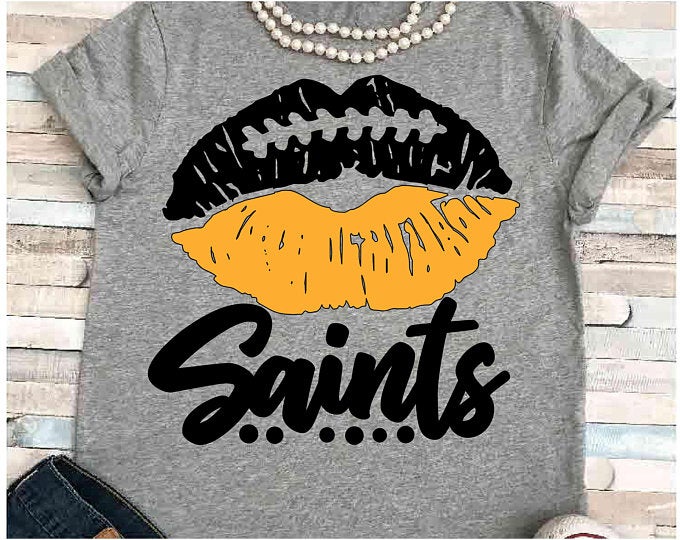 GOOD LUCK KISSES TO OUR FOOTBALL TEAM